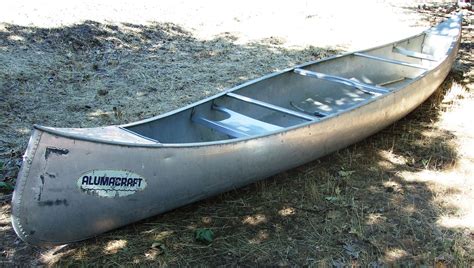  . . Alumacraft canoe